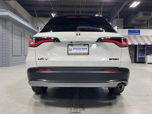 Platinum White Pearl 2026 Honda HR-V Sport
