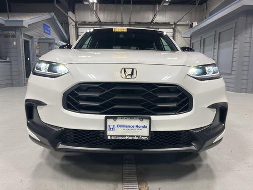 Platinum White Pearl 2026 Honda HR-V Sport
