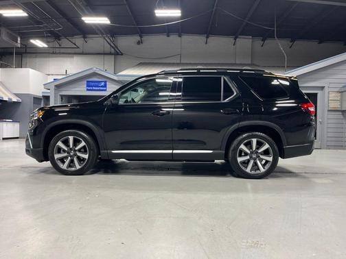 Crystal Black Pearl 2025 Honda Pilot Touring