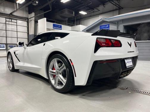 Arctic White 2016 Chevrolet Corvette Stingray