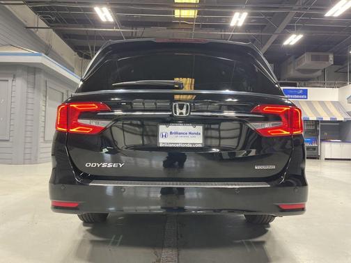 Crystal Black Pearl 2023 Honda Odyssey Touring