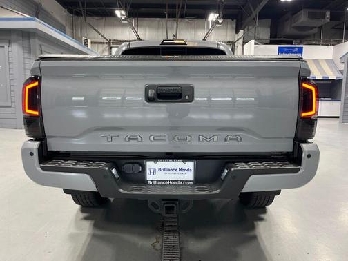 Cement 2020 Toyota Tacoma TRD Off Road