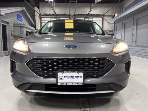Carbonized Gray Metallic 2022 Ford Escape SE