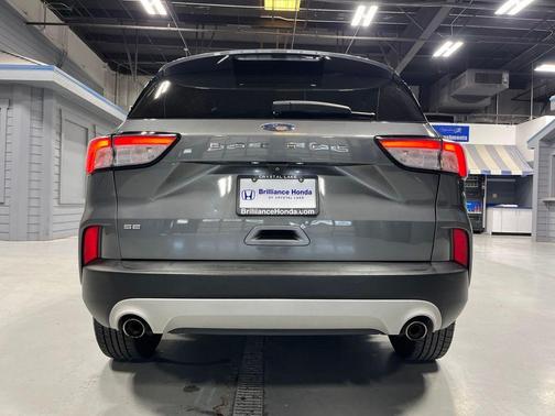 Carbonized Gray Metallic 2022 Ford Escape SE