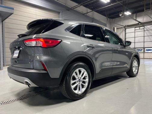 Carbonized Gray Metallic 2022 Ford Escape SE