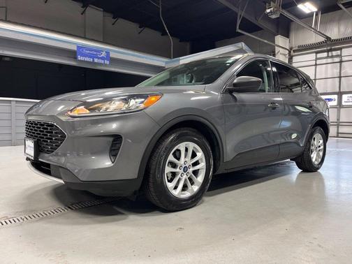 Carbonized Gray Metallic 2022 Ford Escape SE