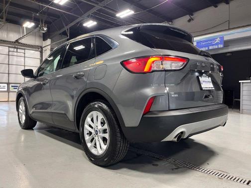 Carbonized Gray Metallic 2022 Ford Escape SE