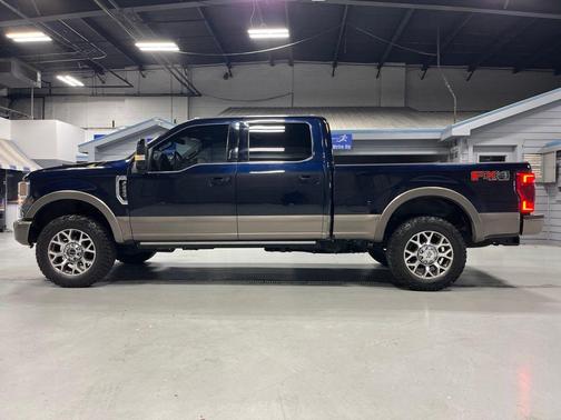 Antimatter Blue Metallic 2022 Ford F-250 King Ranch
