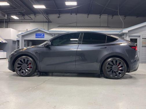 Stealth Gray 2025 Tesla Model Y Performance
