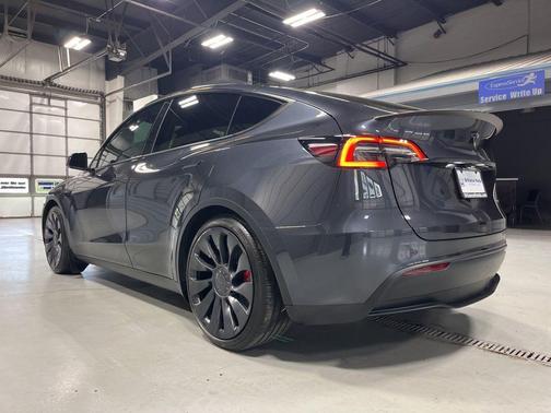 Stealth Gray 2025 Tesla Model Y Performance