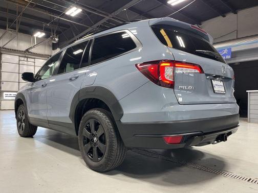 Sonic Gray Pearl 2022 Honda Pilot TrailSport