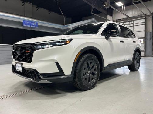 Platinum White Pearl 2026 Honda CR-V Hybrid TrailSport
