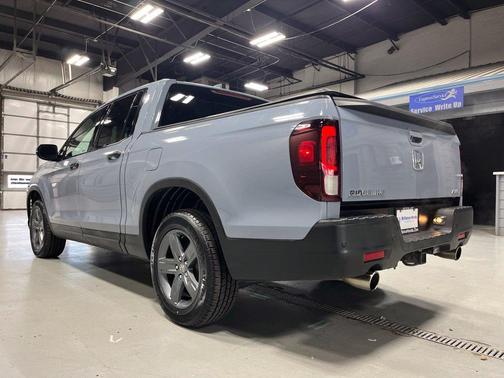 Sonic Gray Pearl 2023 Honda Ridgeline RTL-E