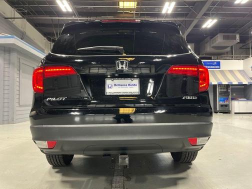 Crystal Black Pearl 2017 Honda Pilot EX-L