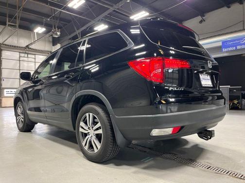 Crystal Black Pearl 2017 Honda Pilot EX-L