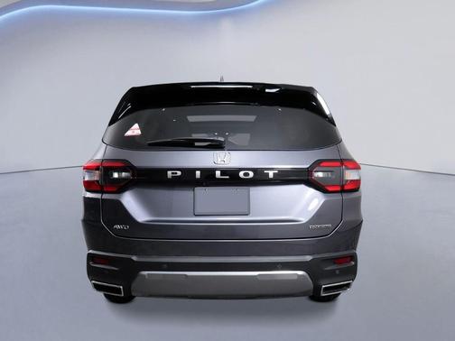 Modern Steel Metallic 2026 Honda Pilot Touring