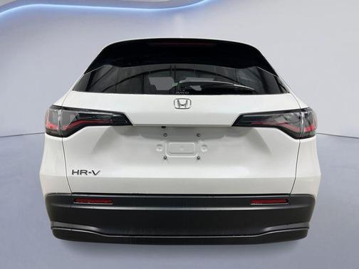 Platinum White 2027 Honda HR-V LX