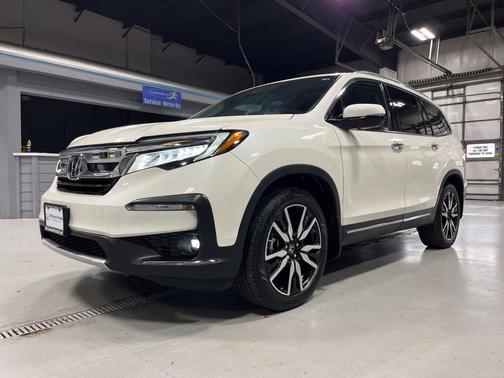 White Diamond Pearl 2019 Honda Pilot Elite
