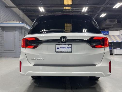 Platinum White Pearl 2026 Honda Odyssey EX-L