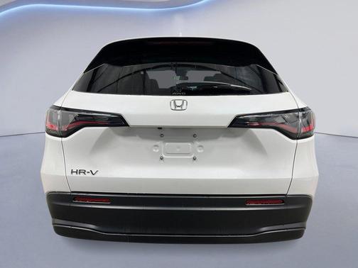Platinum White 2027 Honda HR-V LX