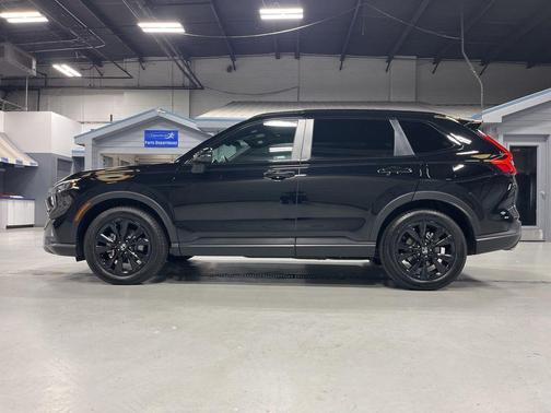 Crystal Black Pearl 2026 Honda CR-V Hybrid Sport Touring