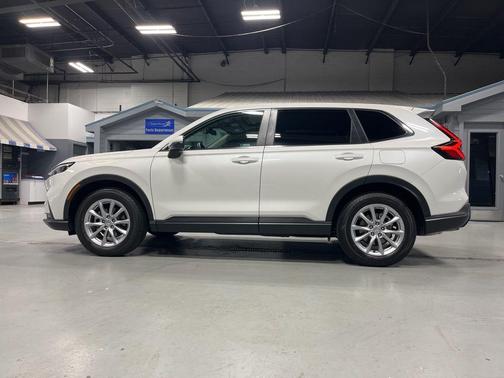 Platinum White Pearl 2026 Honda CR-V EX
