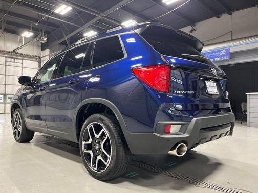 Obsidian Blue Pearl 2023 Honda Passport Elite