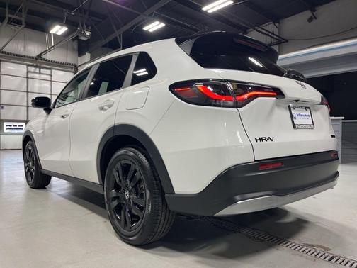 Platinum White 2026 Honda HR-V Sport