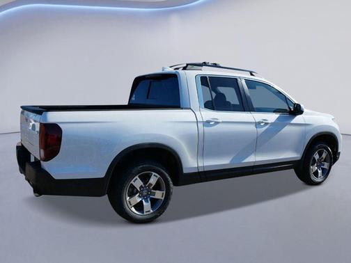 Platinum White 2026 Honda Ridgeline RTL