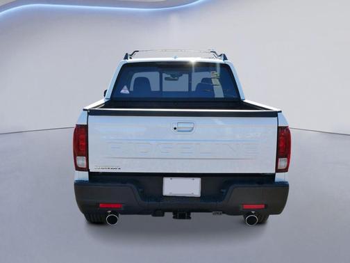 Platinum White 2026 Honda Ridgeline RTL