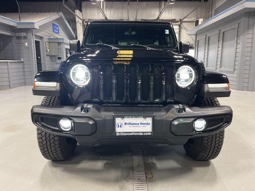 Black Clearcoat 2021 Jeep Wrangler Unlimited Sahara Altitude