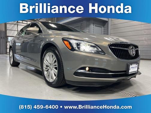 Pepperdust Metallic 2019 Buick LaCrosse Essence