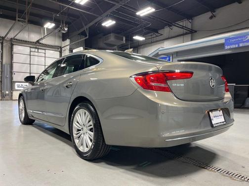 Pepperdust Metallic 2019 Buick LaCrosse Essence