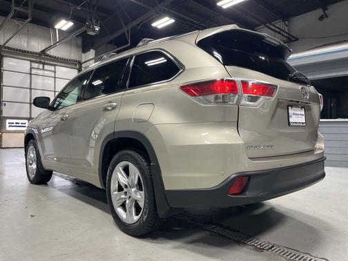 Creme Brulee Mica 2014 Toyota Highlander Limited