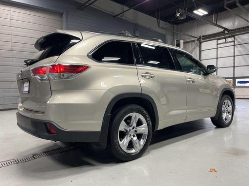 Creme Brulee Mica 2014 Toyota Highlander Limited