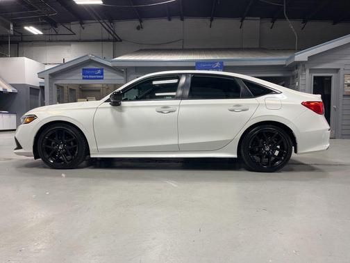 Platinum White Pearl 2024 Honda Civic Sport