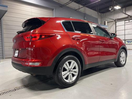 Hyper Red 2018 Kia Sportage LX