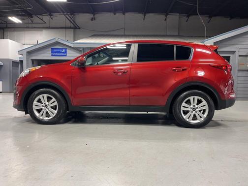 Hyper Red 2018 Kia Sportage LX