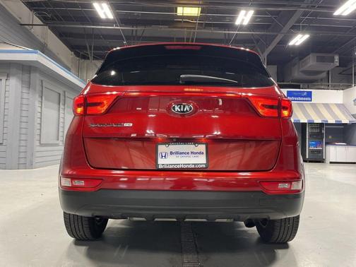 Hyper Red 2018 Kia Sportage LX