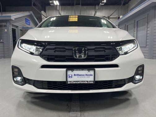 Platinum White Pearl 2026 Honda Odyssey EX-L