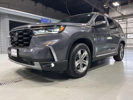Modern Steel Metallic 2023 Honda Pilot EX-L 8-Passenger