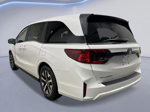 Platinum White 2026 Honda Odyssey EX-L