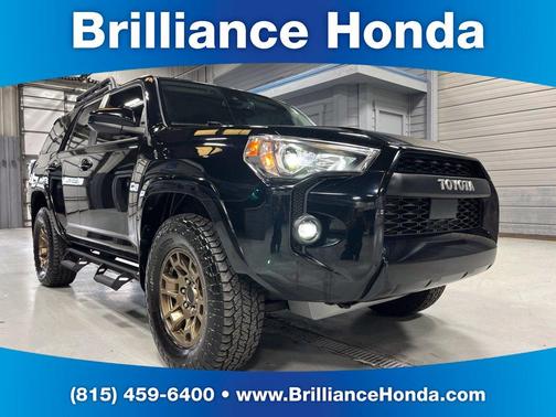 Midnight Black Metallic 2022 Toyota 4Runner SR5