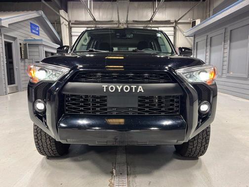Midnight Black Metallic 2022 Toyota 4Runner SR5