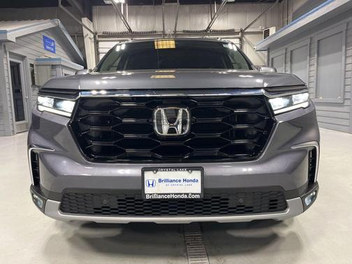 Modern Steel Metallic 2024 Honda Pilot Touring