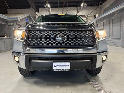 Cement Gray 2019 Toyota Tundra SR5
