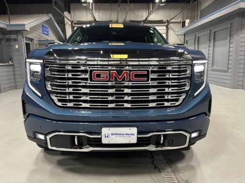 Metallic 2025 GMC Sierra 1500 Denali