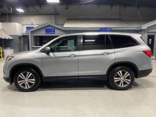 Lunar Silver Metallic 2018 Honda Pilot EX-L