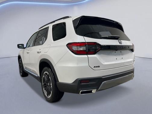 Platinum White 2026 Honda Pilot Touring S