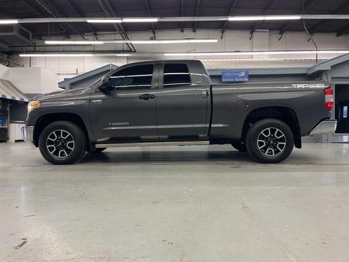 2015 Toyota Tundra SR5